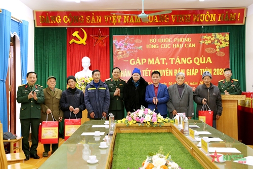 Tổng cục Hậu cần về nguồn tri ân tại huyện Định Hóa, tỉnh Thái Nguyên